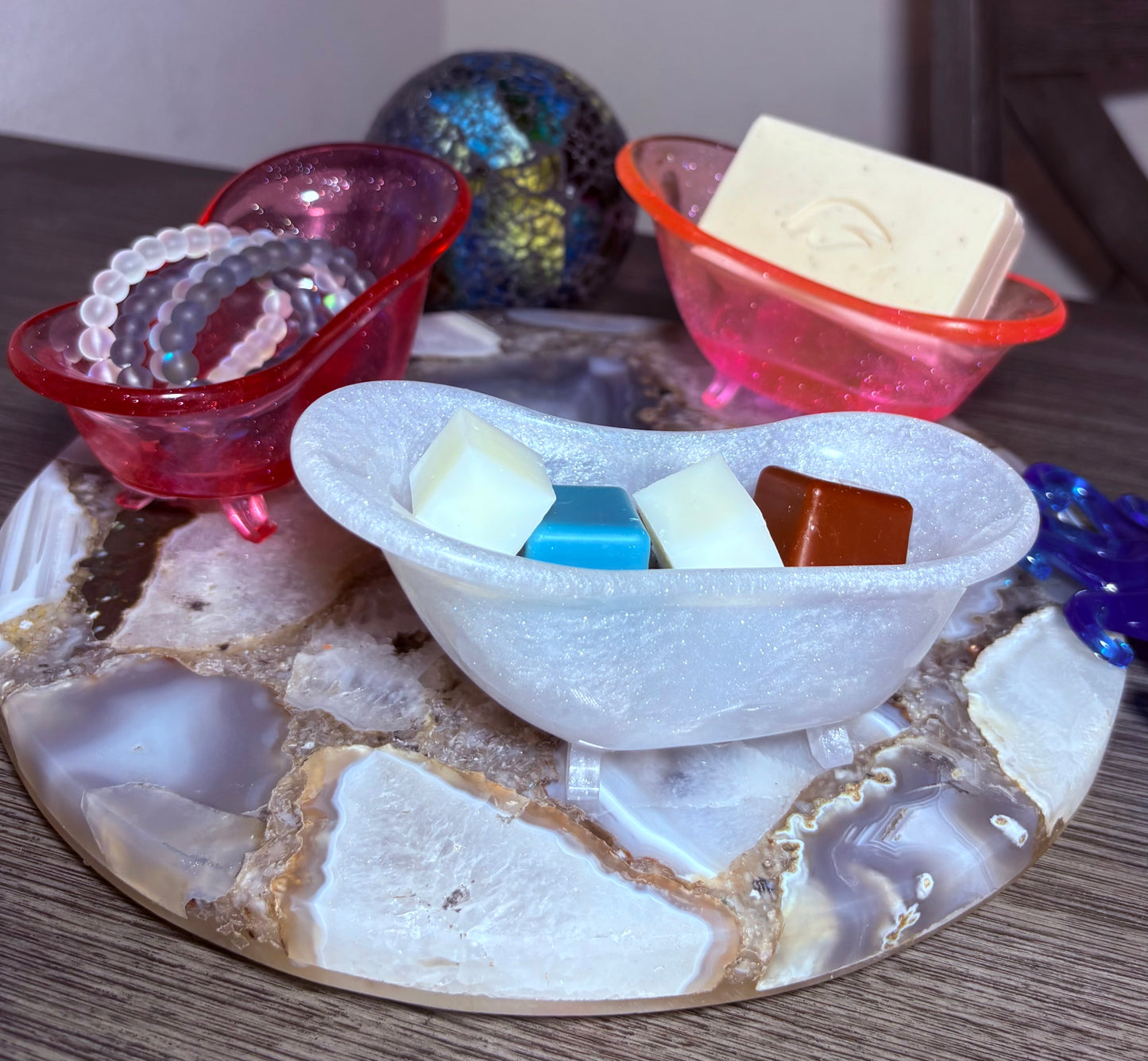 Bathtub resin figurine